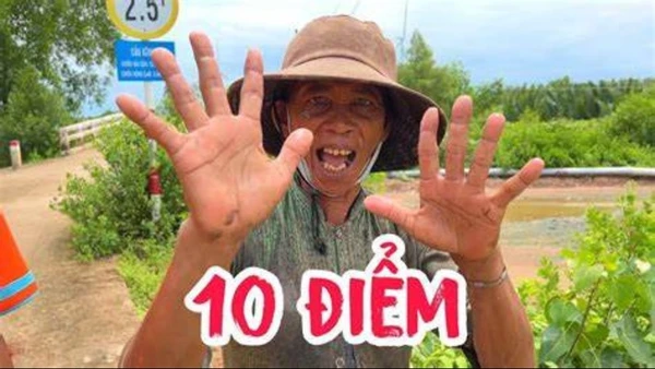 Meme 10 điểm bà già cực bựa